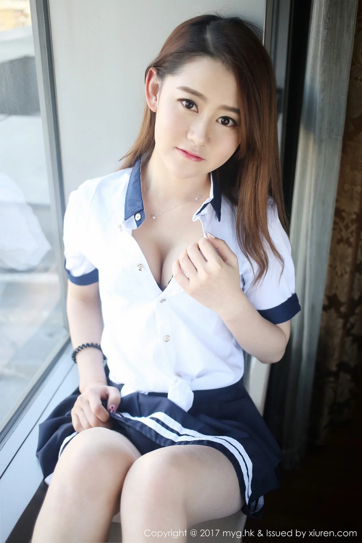 Xrmnw.Com[MyGirl美媛馆]Vol.241_养眼嫩模艾然Airan短裙学生装+性感兔女郎完美诱惑写真51P