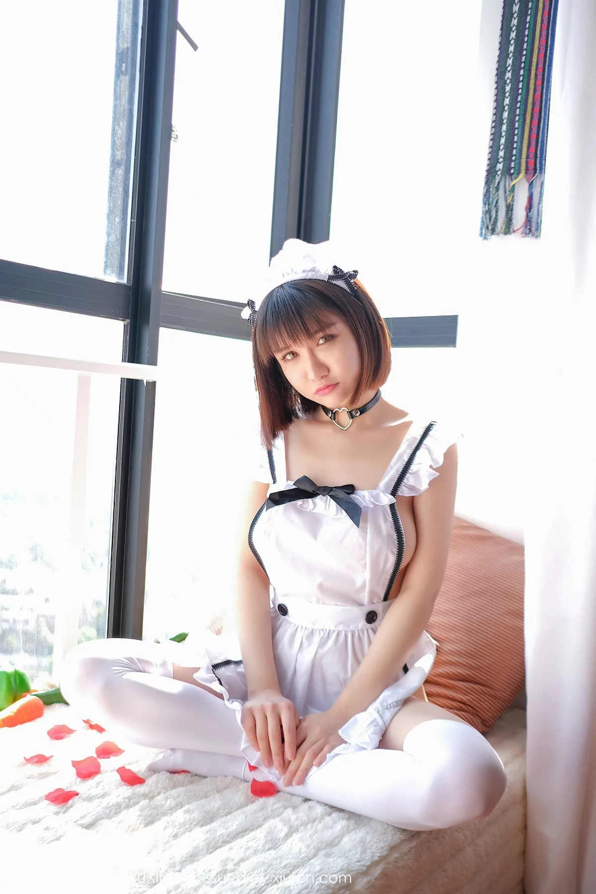 Xrmnw.Com[UXING优星馆]Vol.058_嫩模K8傲娇萌萌居家女仆装侧露美乳黄瓜主题撩人诱惑写真40P