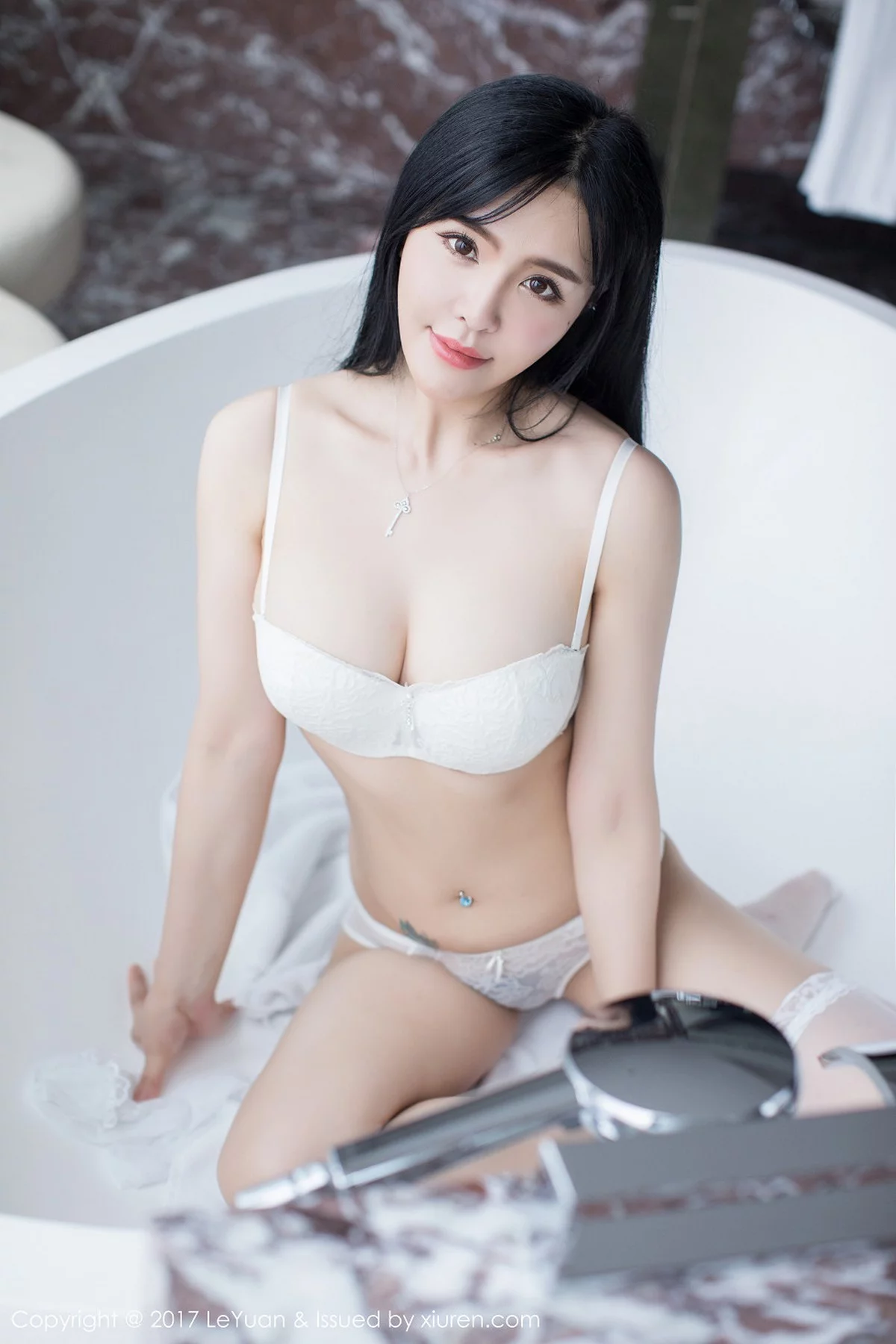 Xrmnw.Com[LeYuan星乐园]Vol.046_女神刘钰儿居家粉红蕾丝睡裙真空秀傲人豪乳诱惑写真46P