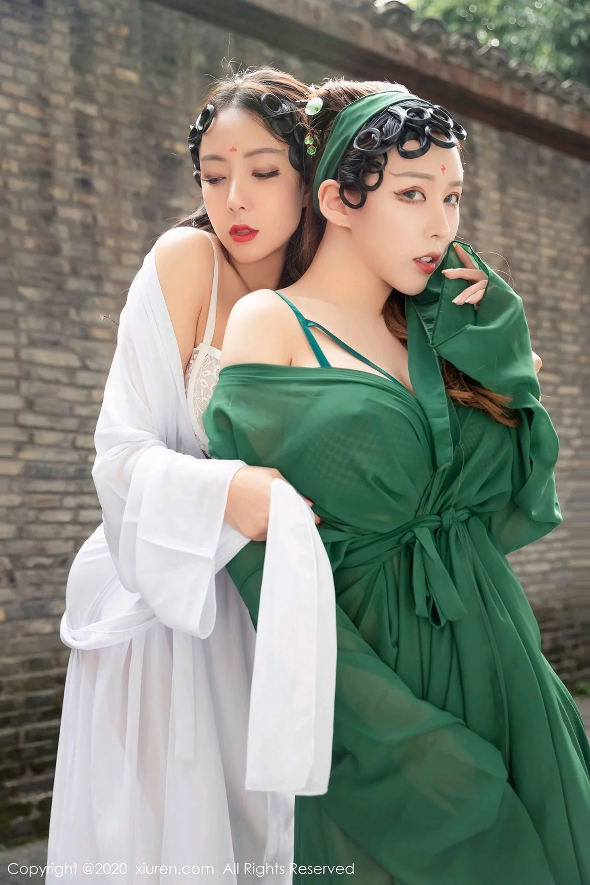 Xrmnw.Com[XiuRen秀人网]No.2913_女神尤妮丝＆果儿Victoria演绎青白蛇主题私房内衣诱惑写真57P