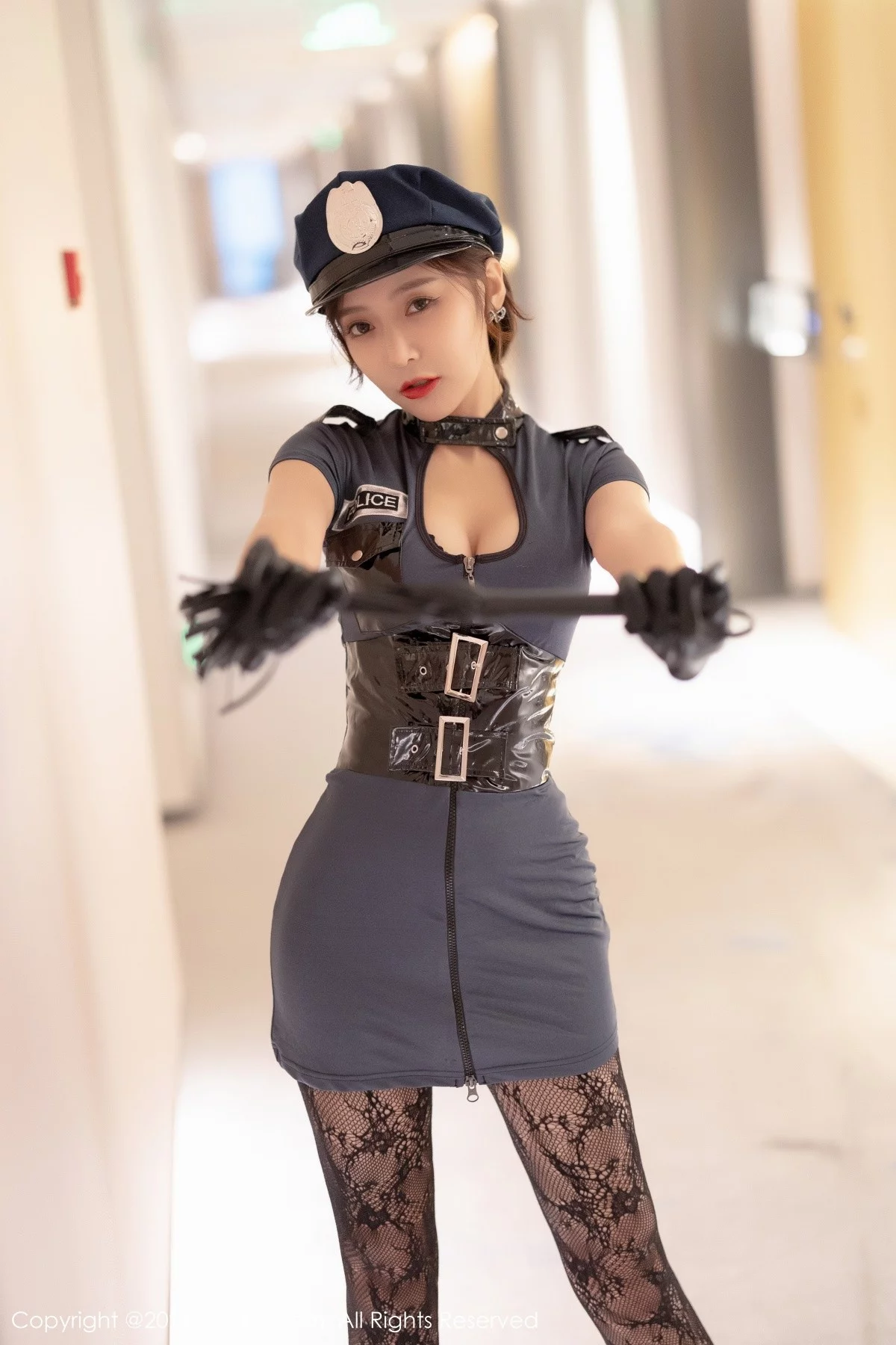 Xrmnw.Com[XiaoYu画语界]Vol.655_女神王馨瑶yanni私房女警制服半脱露性感内衣黑丝网袜诱惑写真83P