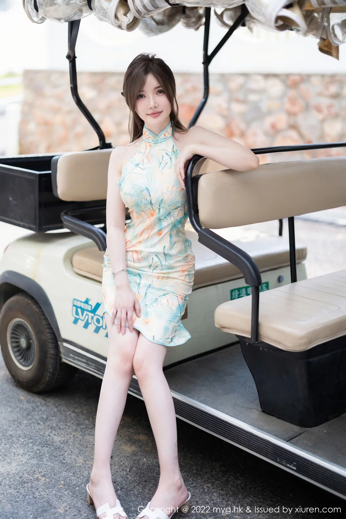 Xrmnw.Com[MyGirl美媛馆]Vol.640_模特糯美子MINIbabe心愿旅拍户外浅色旗袍秀完美身材诱惑写真67P